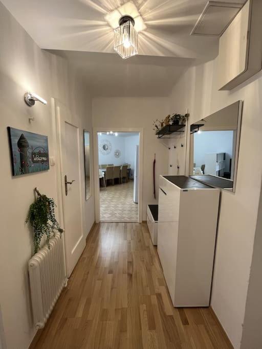 *Luxurious And Spacious Family Apartment* Відень Екстер'єр фото